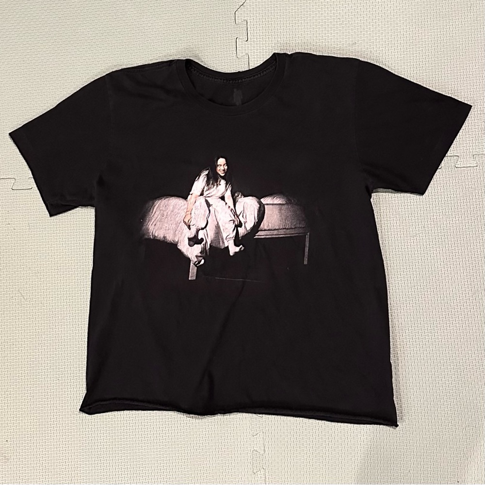 Billie Eilish Tee Size L